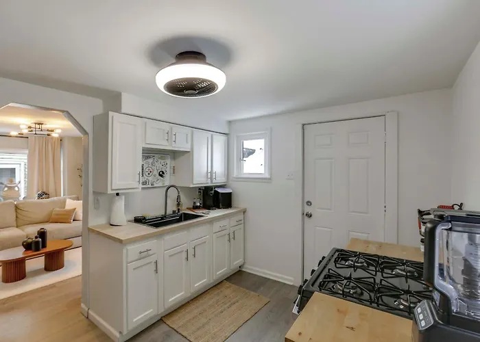 Holiday home 5 Mi To Pnc Park: Game Day Getaway! *