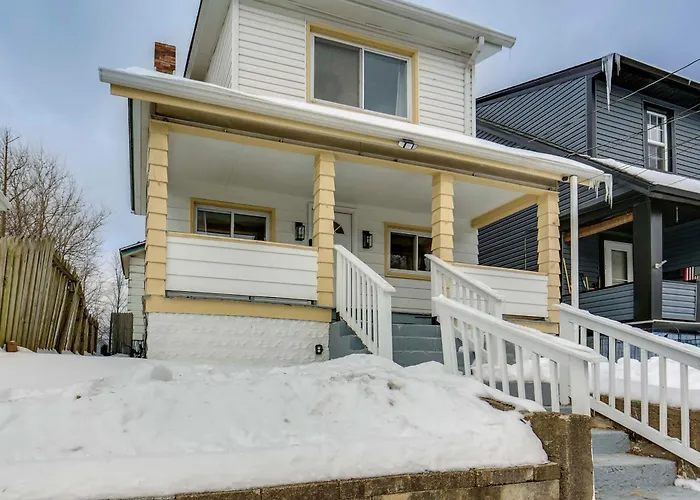 5 Mi To Pnc Park: Game Day Getaway! Holiday home